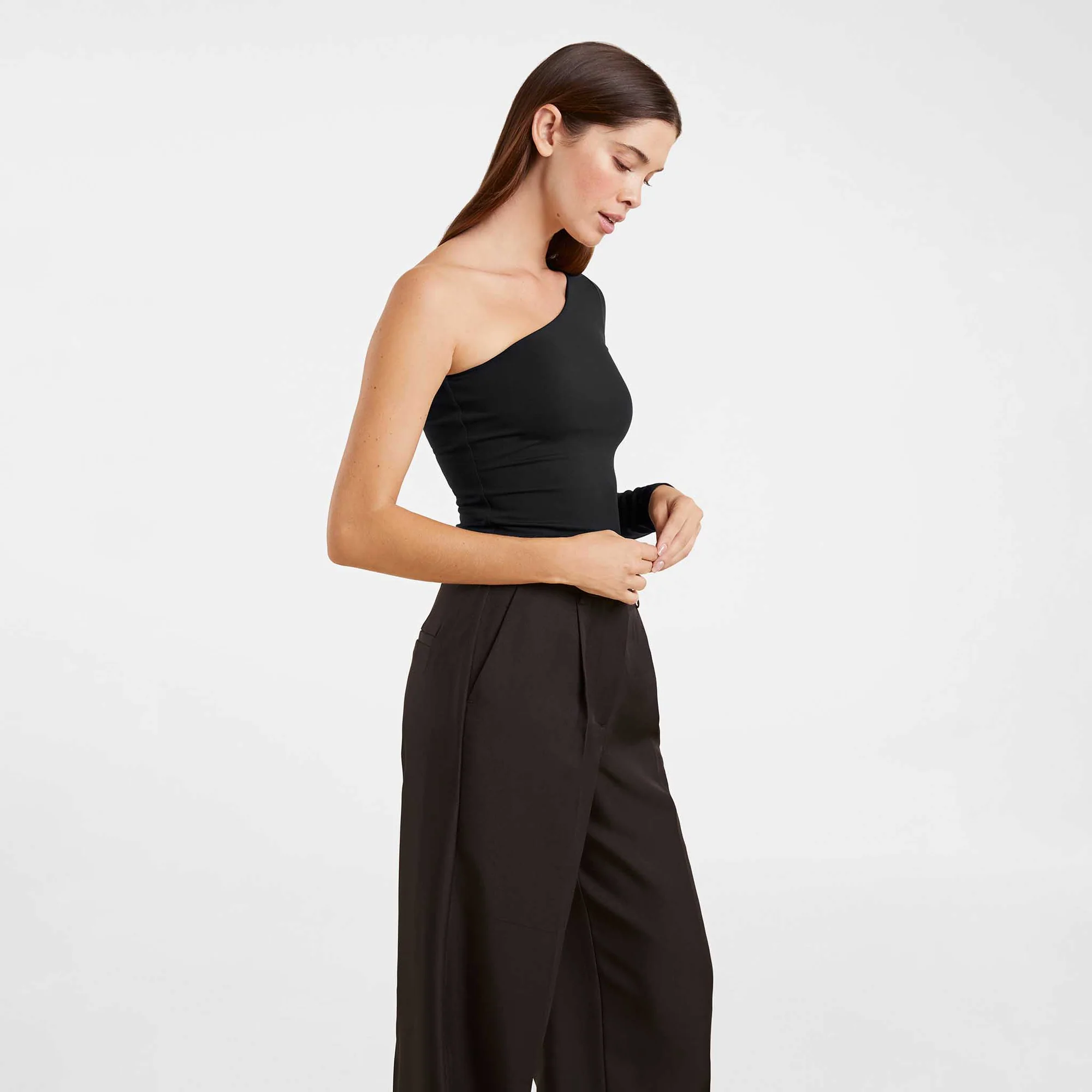 TNS133 W-084 One Shoulder Bodysuit Black OM Side crop 1 1 TNS133 W-084 One Shoulder Bodysuit Black OM Side crop 1 1