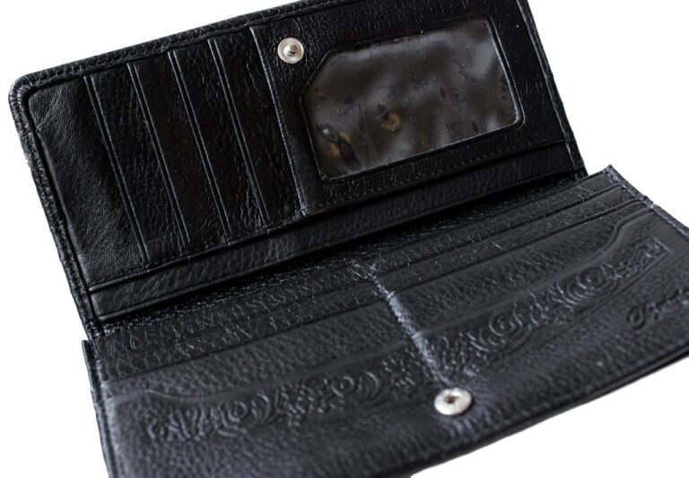 In the world of everyday carry, a wallet is more than just a place to store cash and cards—it’s a reflection of personal style, functional needs, and, for many, a commitment to quality. Trayvax Wallets have carved out a reputation for combining rugged durability with thoughtful design, all while keeping production proudly based in the USA. From slim, minimalist designs to tactical, feature-rich builds, Trayvax offers gear that bridges utility and style for those who want more from their everyday essentials.