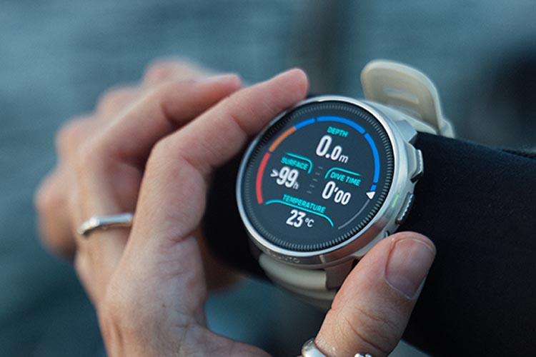 Smarte Technologie für Abenteuer: Warum Suunto die richtige Wahl für Sportuhren und Wearables ist suunto-oceans-on-diver-wrist