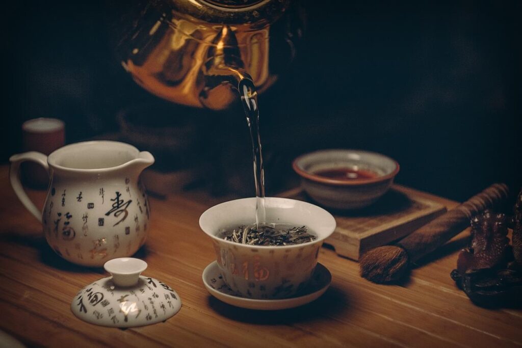 Art of Tea: Hand-Blended, Organic Teas Crafted for Ritual and Wellness Tea is more than a drink, it is a daily ritual that brings calm, focus, and a touch of indulgence. Art of Tea has built its reputation on creating blends that not only taste exceptional but also elevate the tea experience into something more meaningful. With its dedication to sourcing the finest leaves from across the world and blending them with care in Los Angeles, the brand offers a portfolio that appeals to both casual tea drinkers and connoisseurs alike.