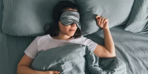 the-simple-act-of-wearing-an-eye-mask-to-block-out-light-v0-iRezR uqWp7e6nHaYDLQJGTZt1mDvbD1bY08TcPVxm4