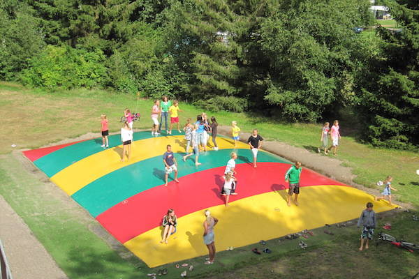 vakantiepark-witterzomer-springkussens